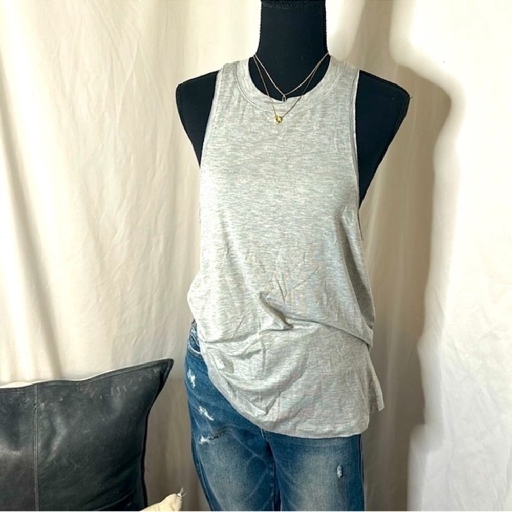 NWT Mono B Flow Tank - gray